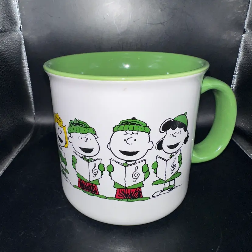 NWOT Peanuts Snoopy Gibson 20oz Ceramic Oversized Green MERRY Christmas Mug Cup