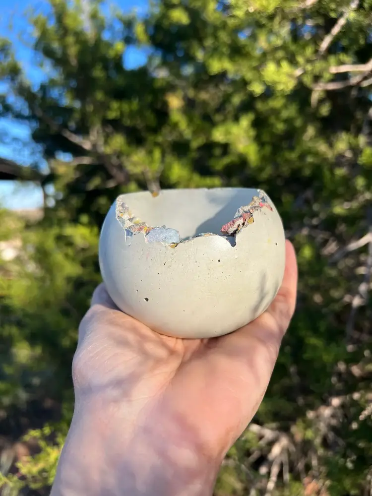 2.95” Concrete Bits Concrete Globe Planter