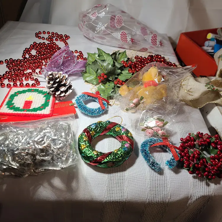 Vintage Wreath Craft Bag