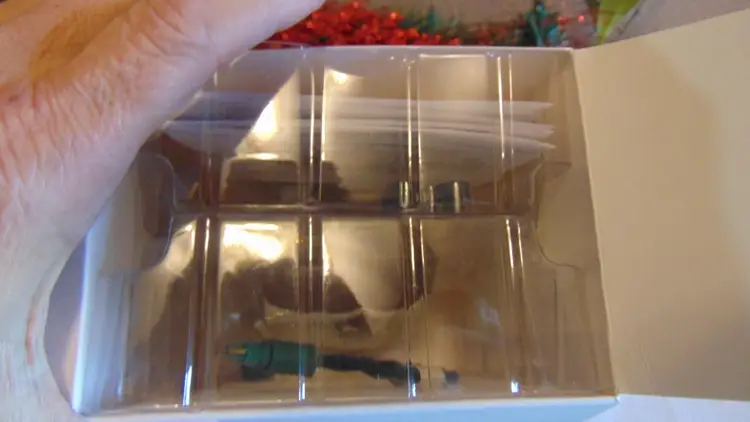 Beautiful Pre Owned 2007 Hallmark Keepsake Ornament Chapel in the Woods