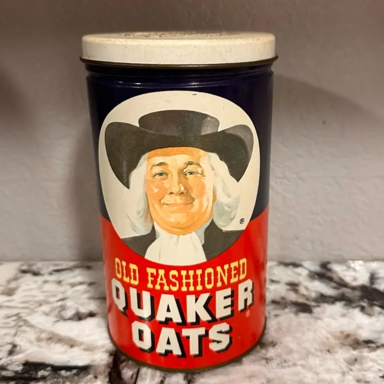Old Fashioned Quaker Oats Tin