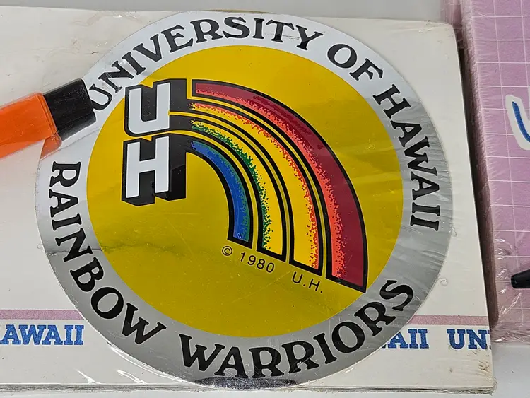 Lot of 12 Vintage University of Hawaii Rainbow Warriors Pen Sticker & Envelopes Set 1980s
