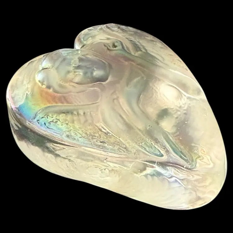 Robert Held RHAG Iridescent Angel Glass Heart Paperweight 2.5”