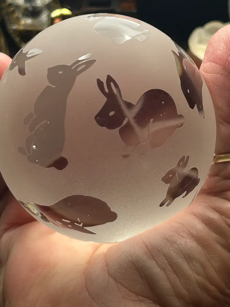 Vintage 1993 Arthur Court Etched Frosted Art Glass, Bunny, Rabbit Paperweight