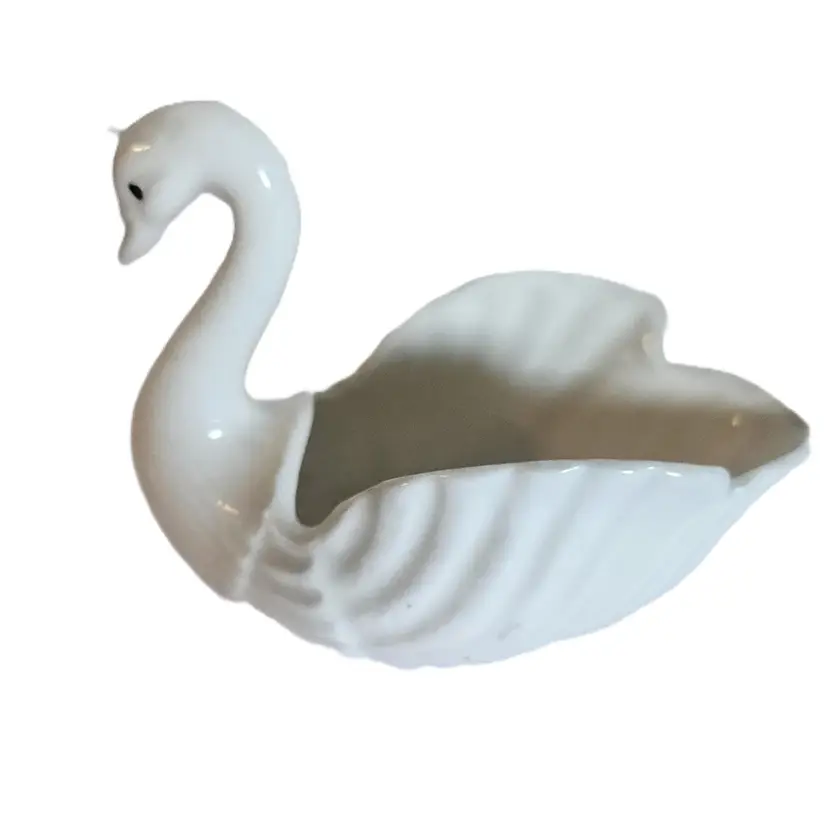 #01 - Napco Ceramic Cream Colored Swan, 4" long x 2" wide x 3.5" tall