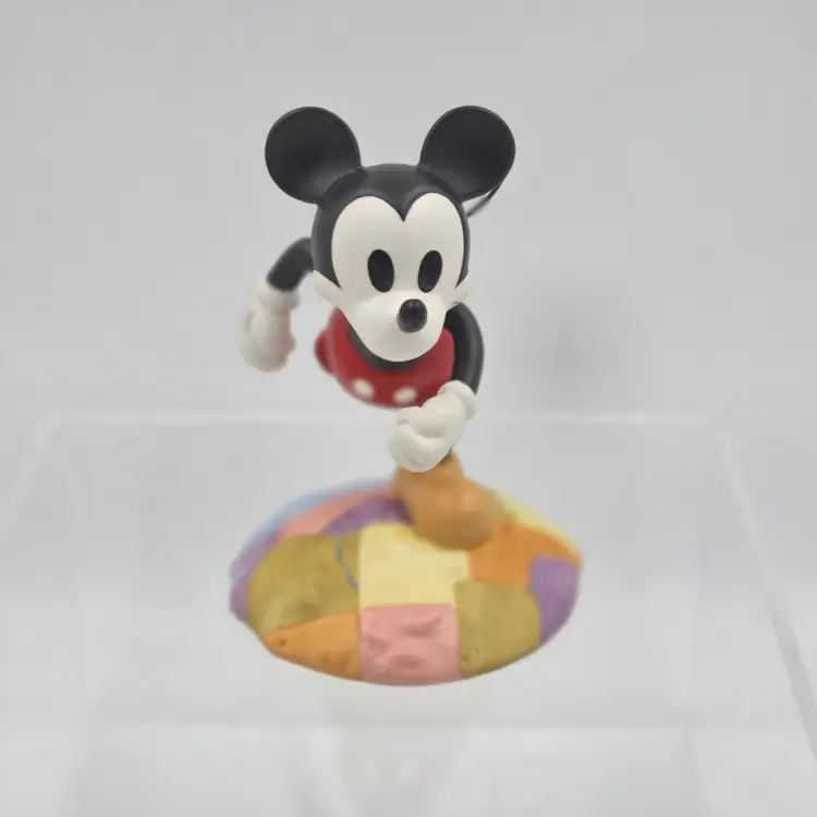 WDCC Mickey Mouse Thru the Mirror on Top of the World Sculpture with Cloisonné Pin