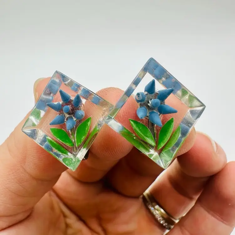 Vintage Lucite Flower Screw Back Earrings