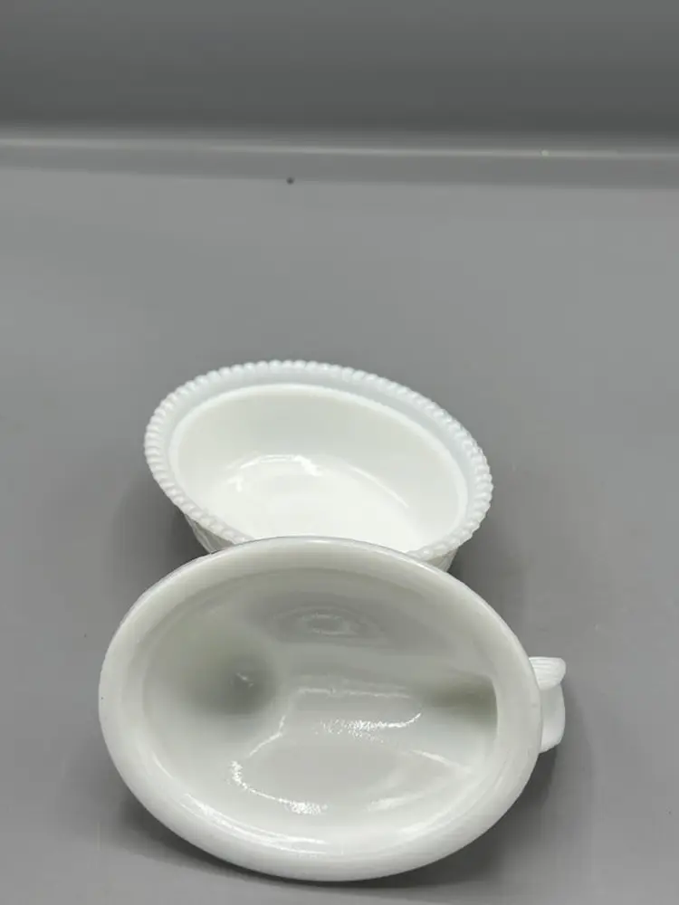 Vintage Westmoreland milk glass Hen on Nest