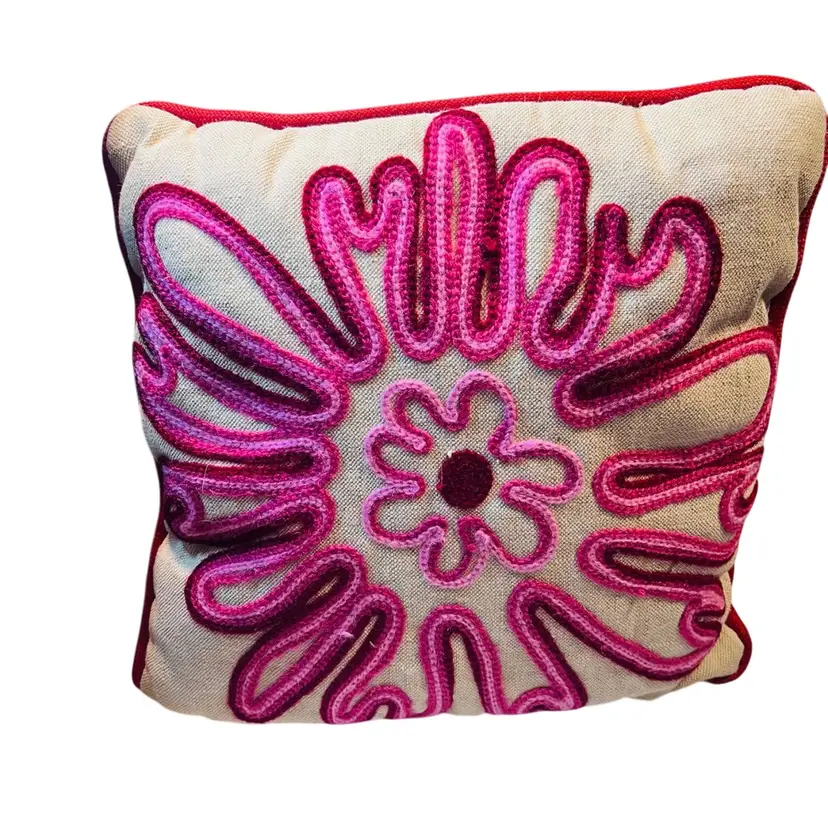 Vintage Groovy Crewel Style Appliqued Flower Pillow 12.5โx 12.5โ