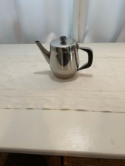 MCM Stainless Steel Teapot With Black Handle H 5.5 In Di 5 In  Wt 1.8#