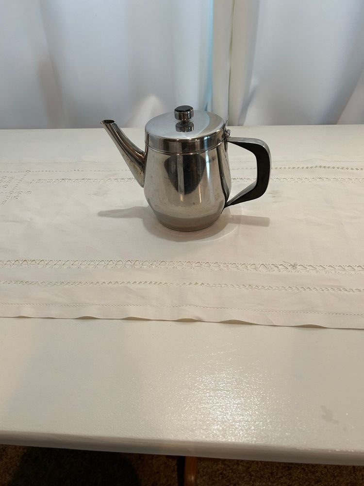 MCM Stainless Steel Teapot With Black Handle H 5.5 In Di 5 In  Wt 1.8#