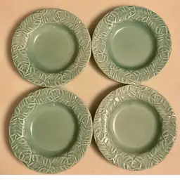 4 Vintage Marked “Bordallo Pinheiro Made In Portugal” Leaf Rim Green Soup Bowls 9”