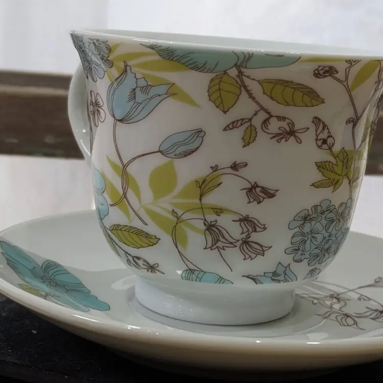 2012 Bentleys Tea Cup And Saucer- Pretty Floral - Excellent Condition