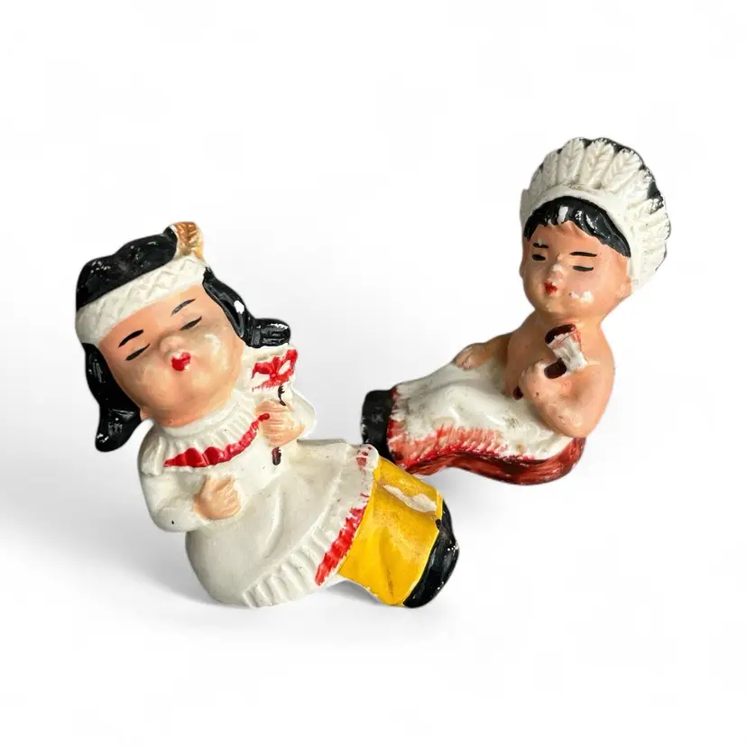 Vintage Kissing American Indian Salt And Pepper Shakers Artmark