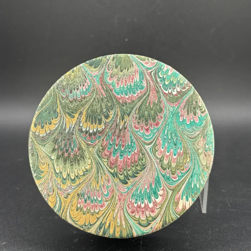 Round Keepsake Box