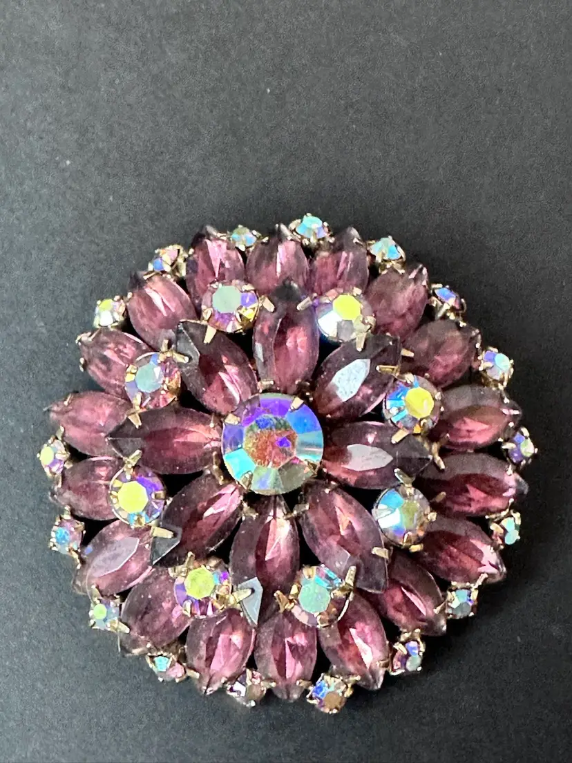 Vintage Purple Rhinestones Brooch (READ)