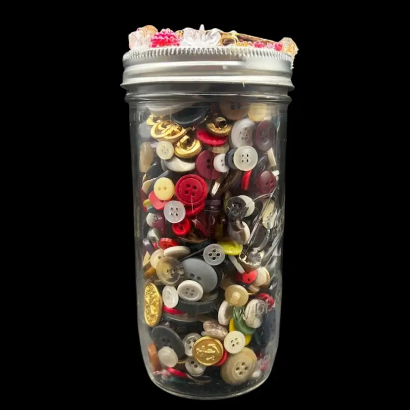#340A Vintage Tall Straight Quart Jar Of Unsorted Vintage Buttons.  Top Is Decorated Also