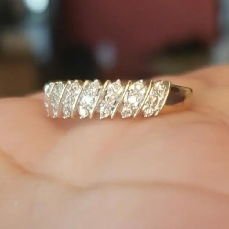 10k Yellow Gold 1/5 ct Diamond Band Ring