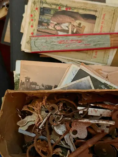 Estate Finds.. Antique Photos, Skeleton Keys! Treasures! 