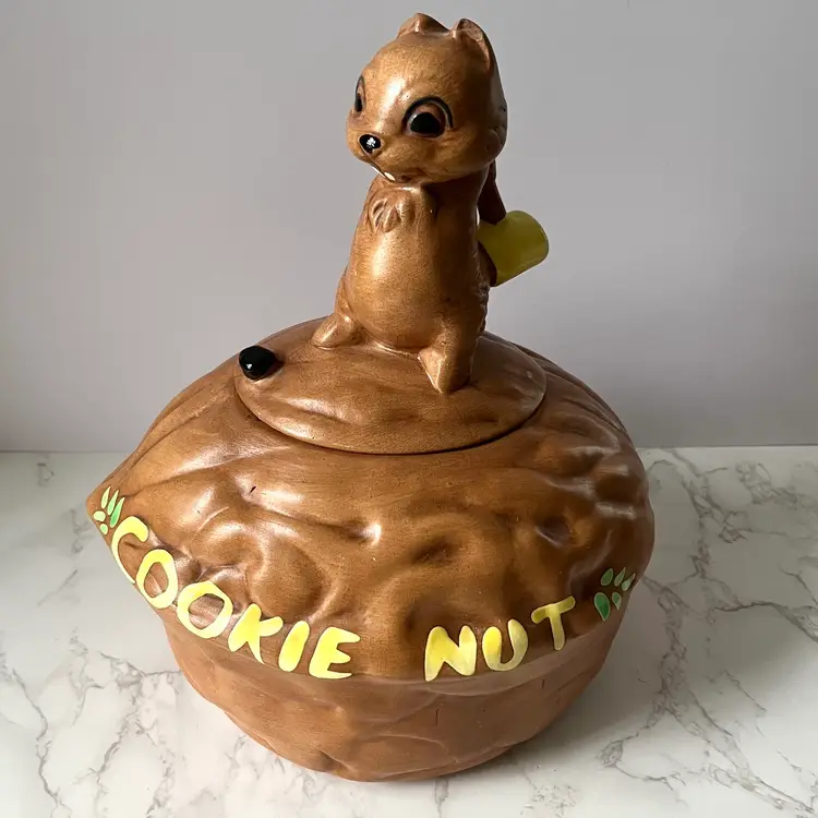 Vintage Chipmunk Cookie Jar “Cookie Nut” Twin-Winton Brand