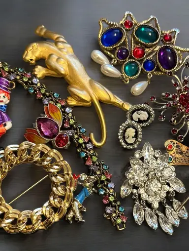 Fantastic Vintage Jewelry Finds !