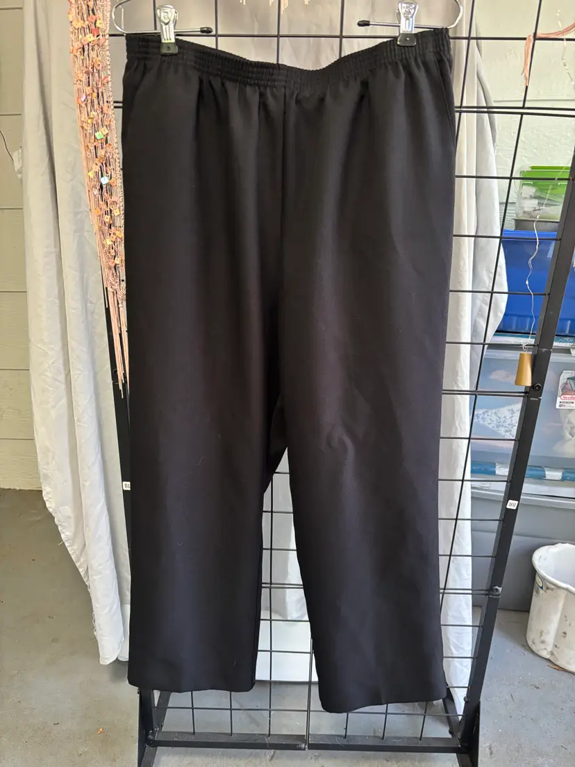 Alfred Dunner Ladies Sz 14 Black Pants