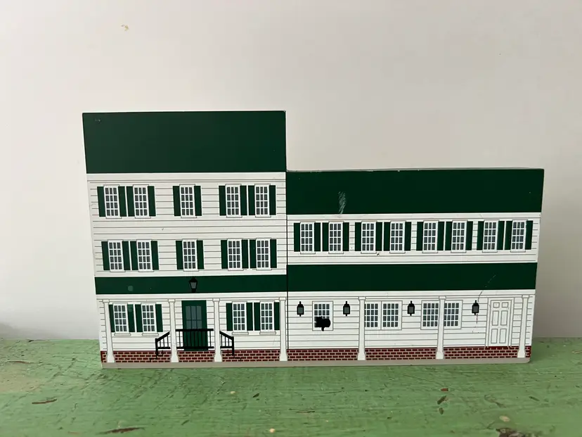 The Cat's Meow: Griswold Inn. Goodspeed's Station 1995 Wooden Hand-Painted House Black Cat.