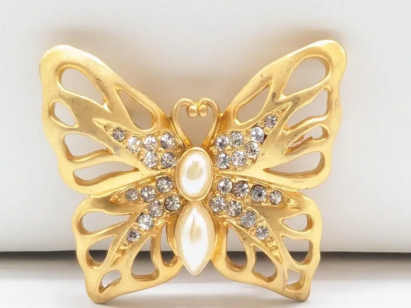 Butterfly Brooch Pin Rhinestones Faux Pearls Gold Tone
