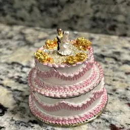Wedding Cake Hinged Trinket Box