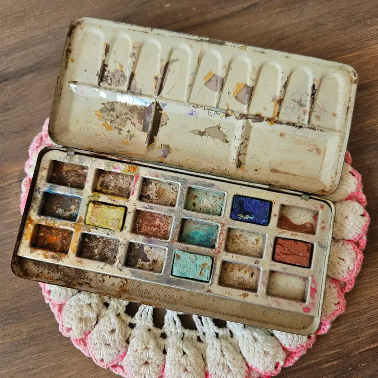 Vintage Childrens Tin Painting Case