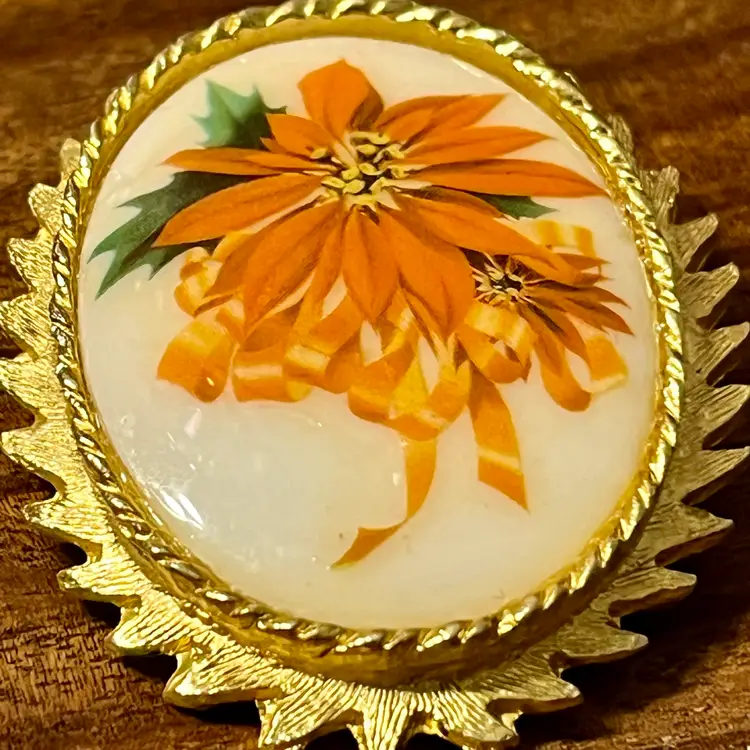 1960’s Vintage Signed DODDS Poinsettia Cabochon Brooch - Gold Tone
