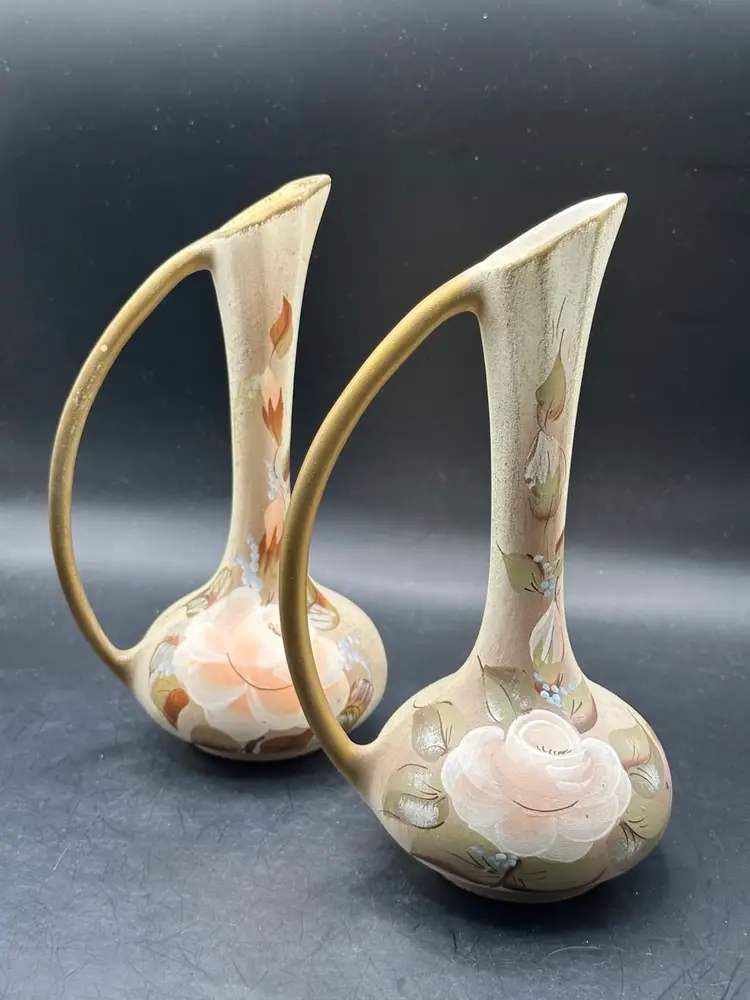 2-MCM San Gabriel California Vee Jackson Curve Handle Vase | Floral Design with Gold Accents