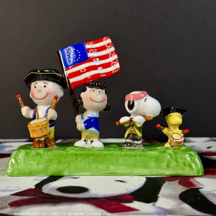 Peanuts Patriot Parade by Flambro Imports