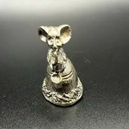 Miniature Pewter Mouse Playing Saxophone Thimble
