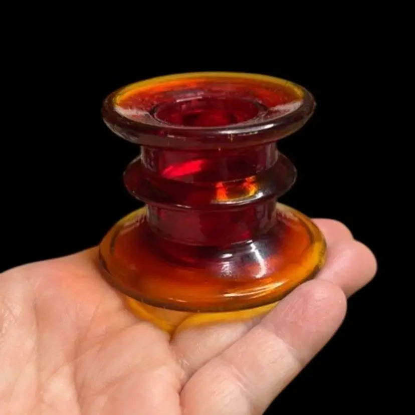 028. Amberina Single Candleholder Glows
