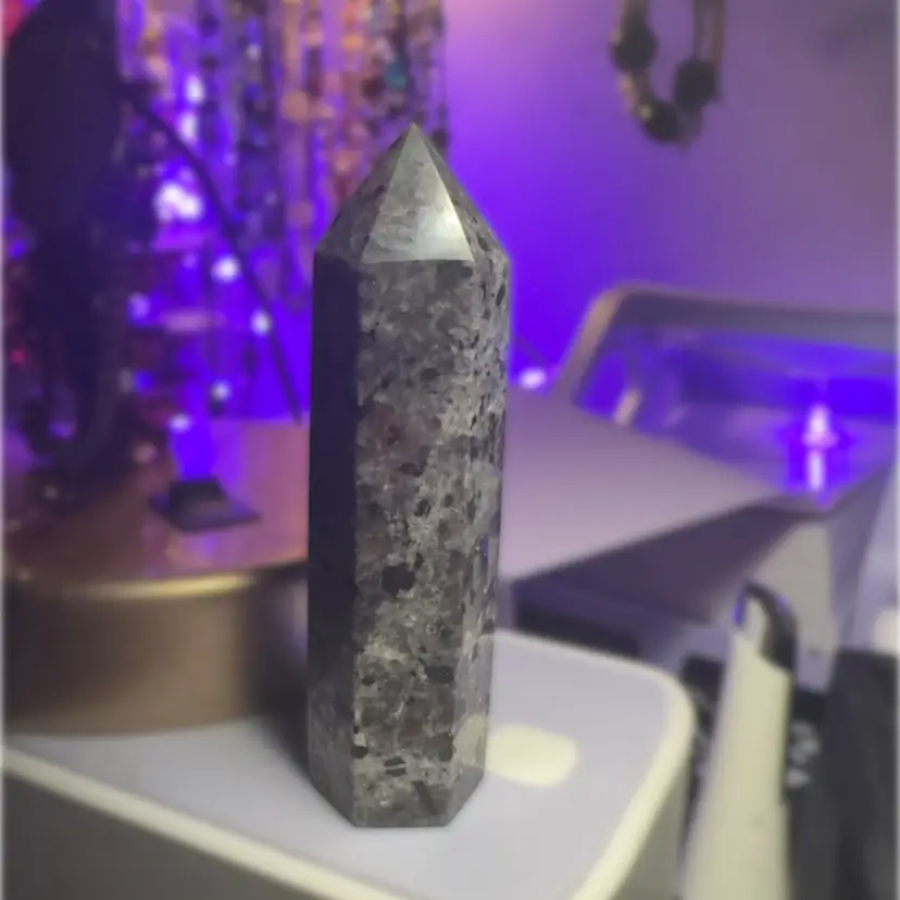 Yooperlite is a trade name for syenite rocks that are rich in fluorescent sodalite.