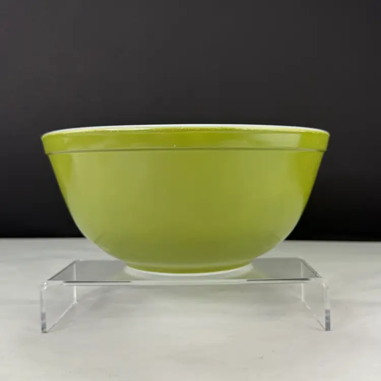 Vintage Pyrex 403 Bowl Avocado Verde Green