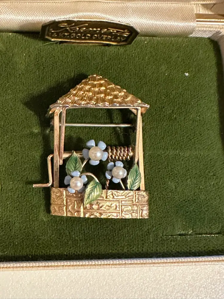Krementz Wishing Well Pin Blue Forget Me Not Flowers, Pearls, Gold Overlay