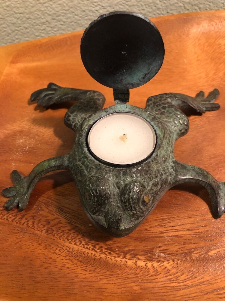 Metal Verdigris Frog Tea light Holder