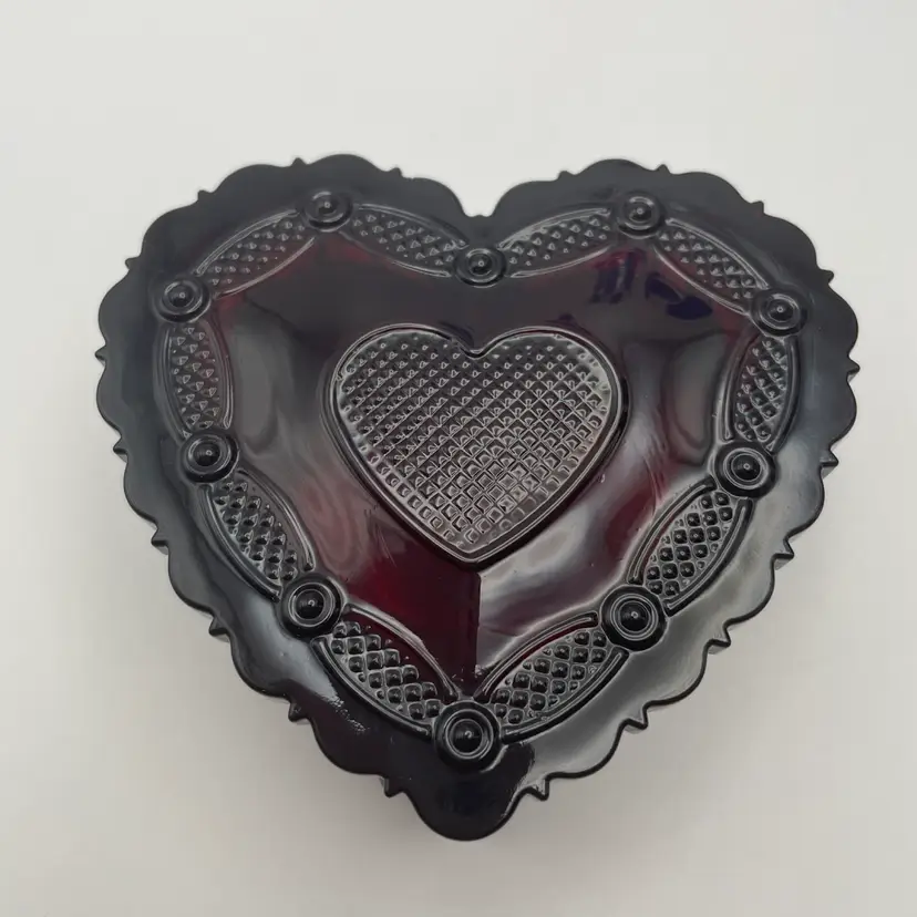 Avon, 1876 Cape Cod Heart Shaped Trinket Box, Royal Ruby Red, with Lid