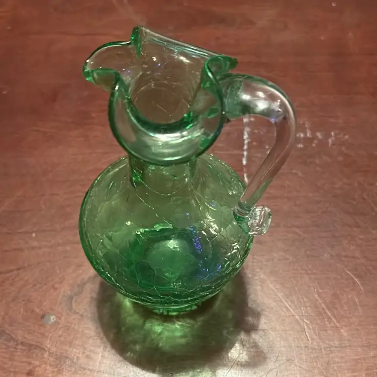 269. Green cracker glass