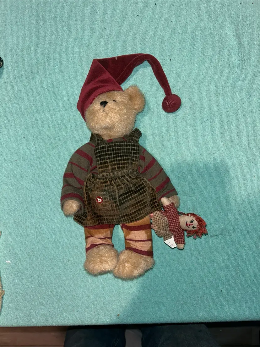 Boyds Bears Mindy P. Elfbeary Plush Carrying a Rag Doll 10" T.J.'s Best Dressed