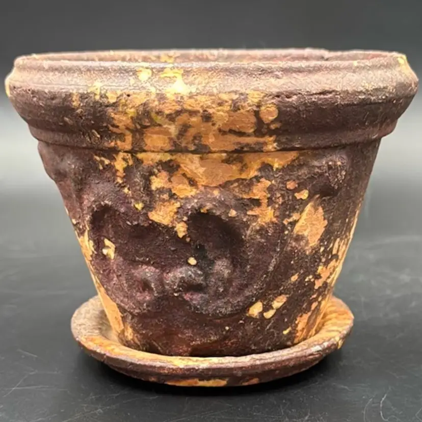 Rustic Flower Pot With Bottom Plate