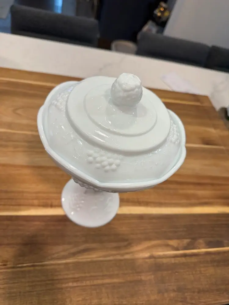 Vintage Indiana Glass Harvest Grape Milk Glass Compote With Lid
