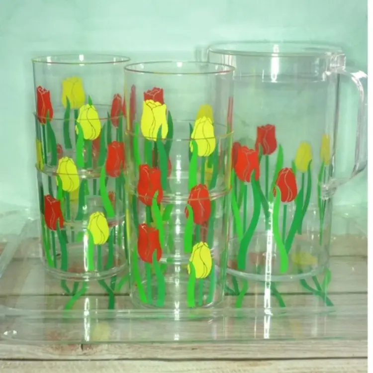 Vintage 8 Piece Plastic Entertainment Set Spring And Summer With Original Box Outdoor Entertaining