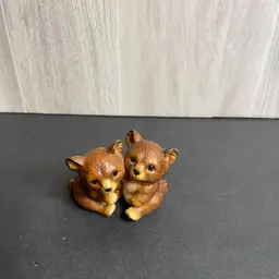 Inv. 6030 H. Knox Brown Bear Cubs