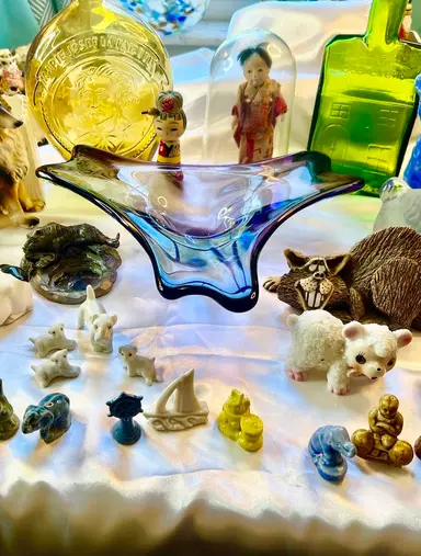 Vtg,MCM, Minis, Unique Items, Linens & Art Glass 