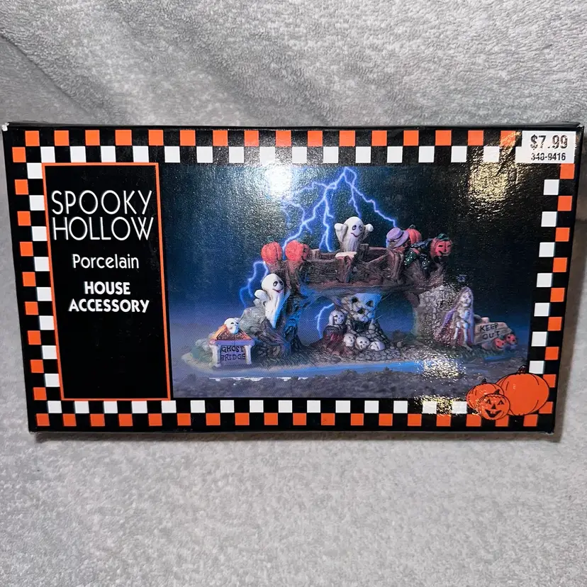 Vintage 1996 Spooky Hollow Porcelain Halloween House Accessory Decoration Decor