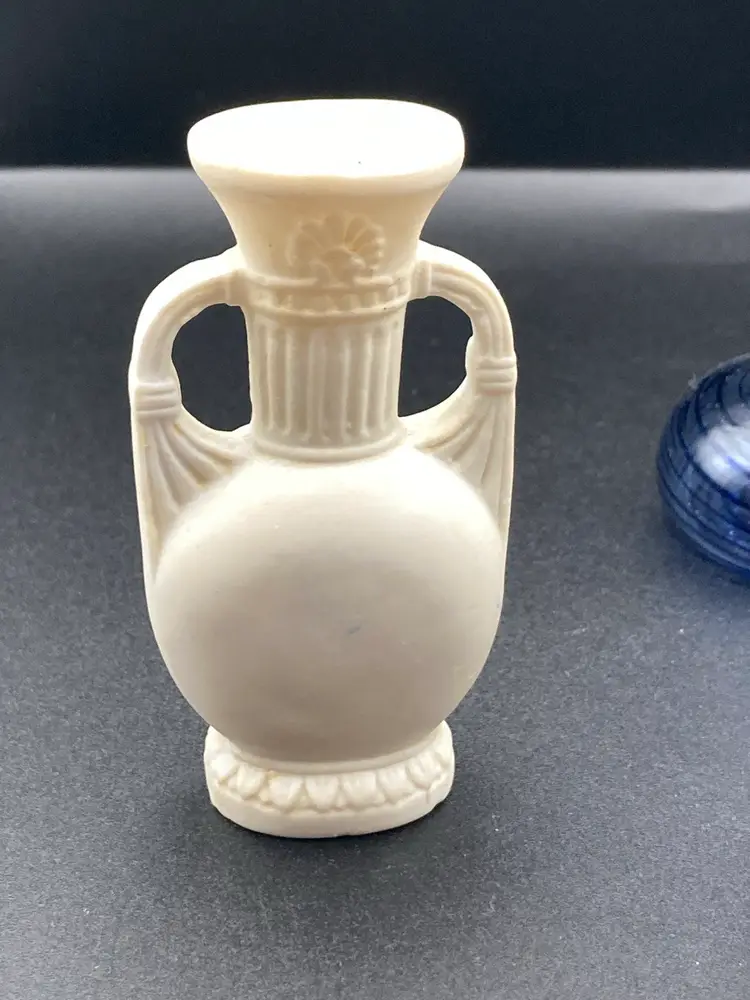 Vintage Made In Japan Vase 3” Tall 1 1/2” Wide