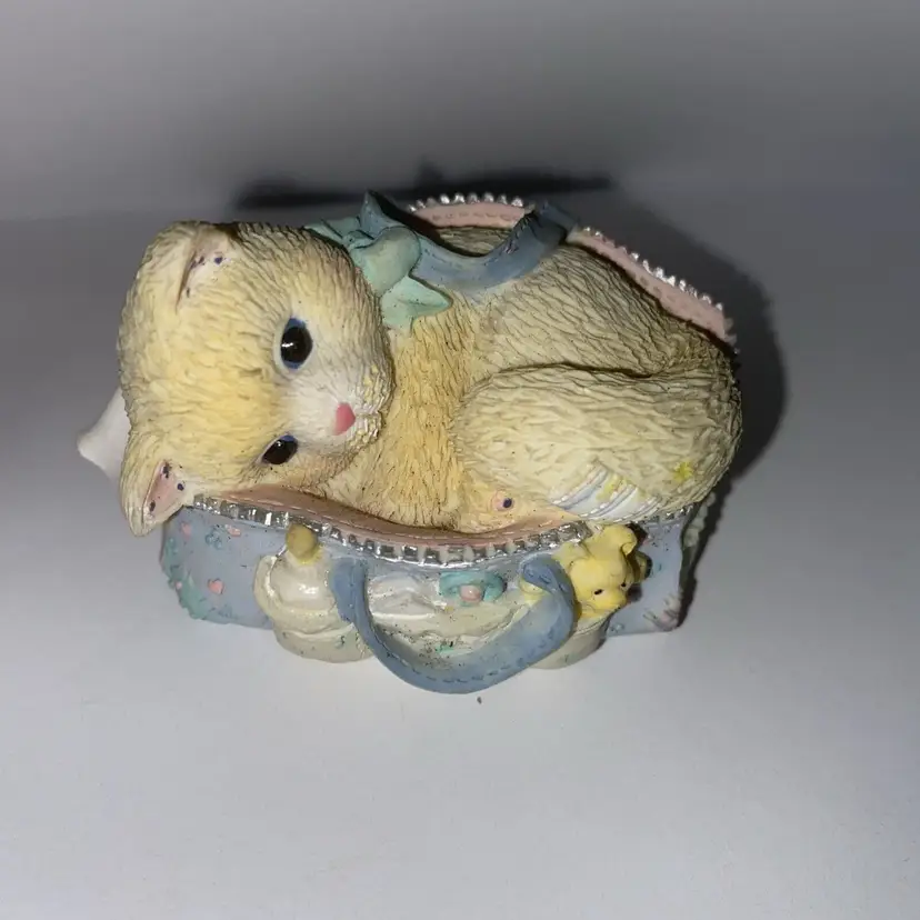 Enesco Calico Kittens Welcoming a Whole New Bag of Tricks #488666 Vintage 1998